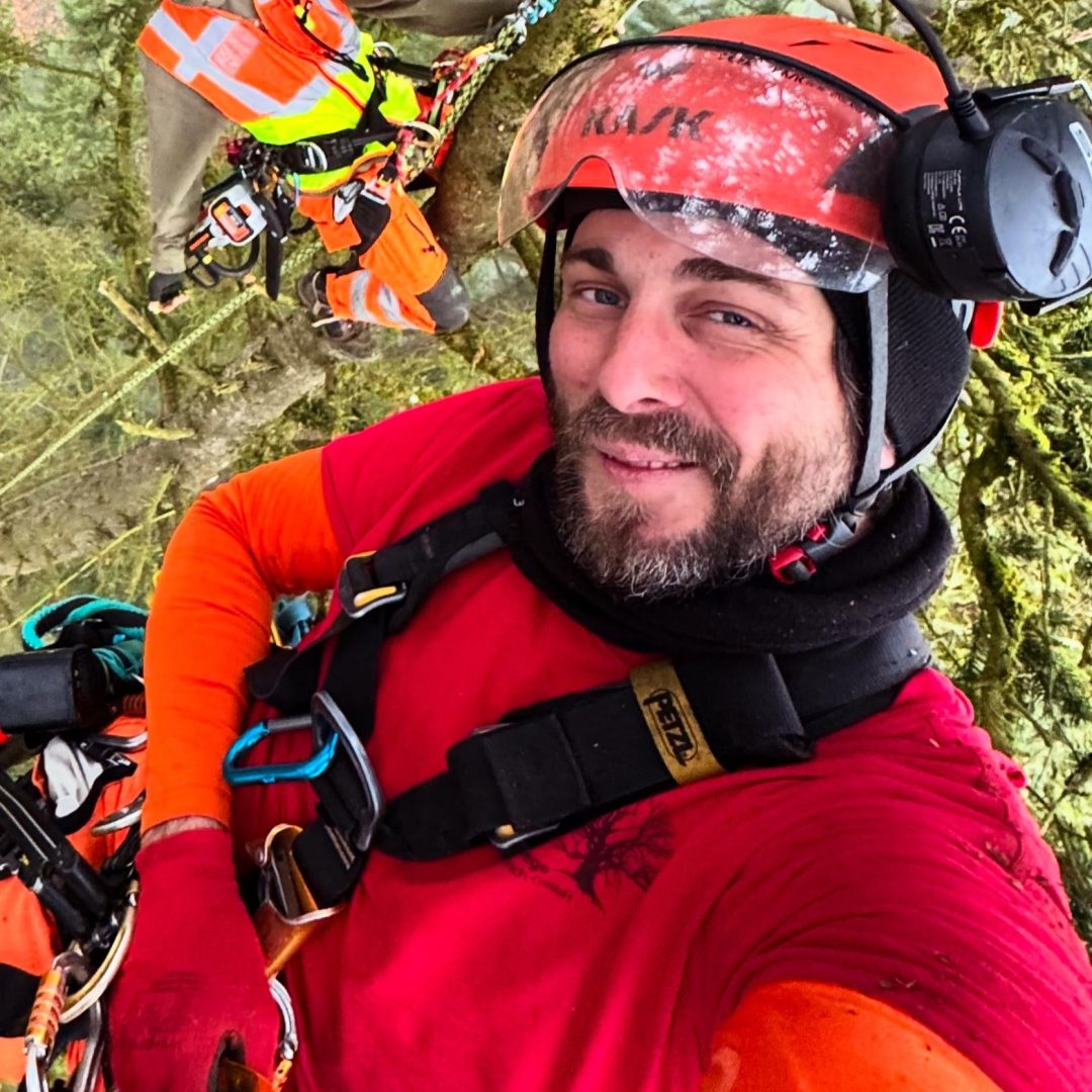 Simone_Treeclimbing